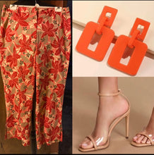 Load image into Gallery viewer, Coral Flowers Ankle Pants
