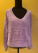 Load image into Gallery viewer, Purple V Neck sweater
