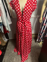 Load image into Gallery viewer, Deep V Polka Dot maxi
