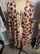 Load image into Gallery viewer, Animal print button cardigan
