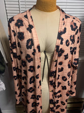 Load image into Gallery viewer, Animal print button cardigan
